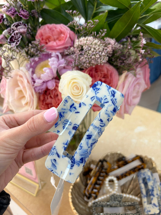 1 LEFT | Vintage Toile Hair Claw Clip