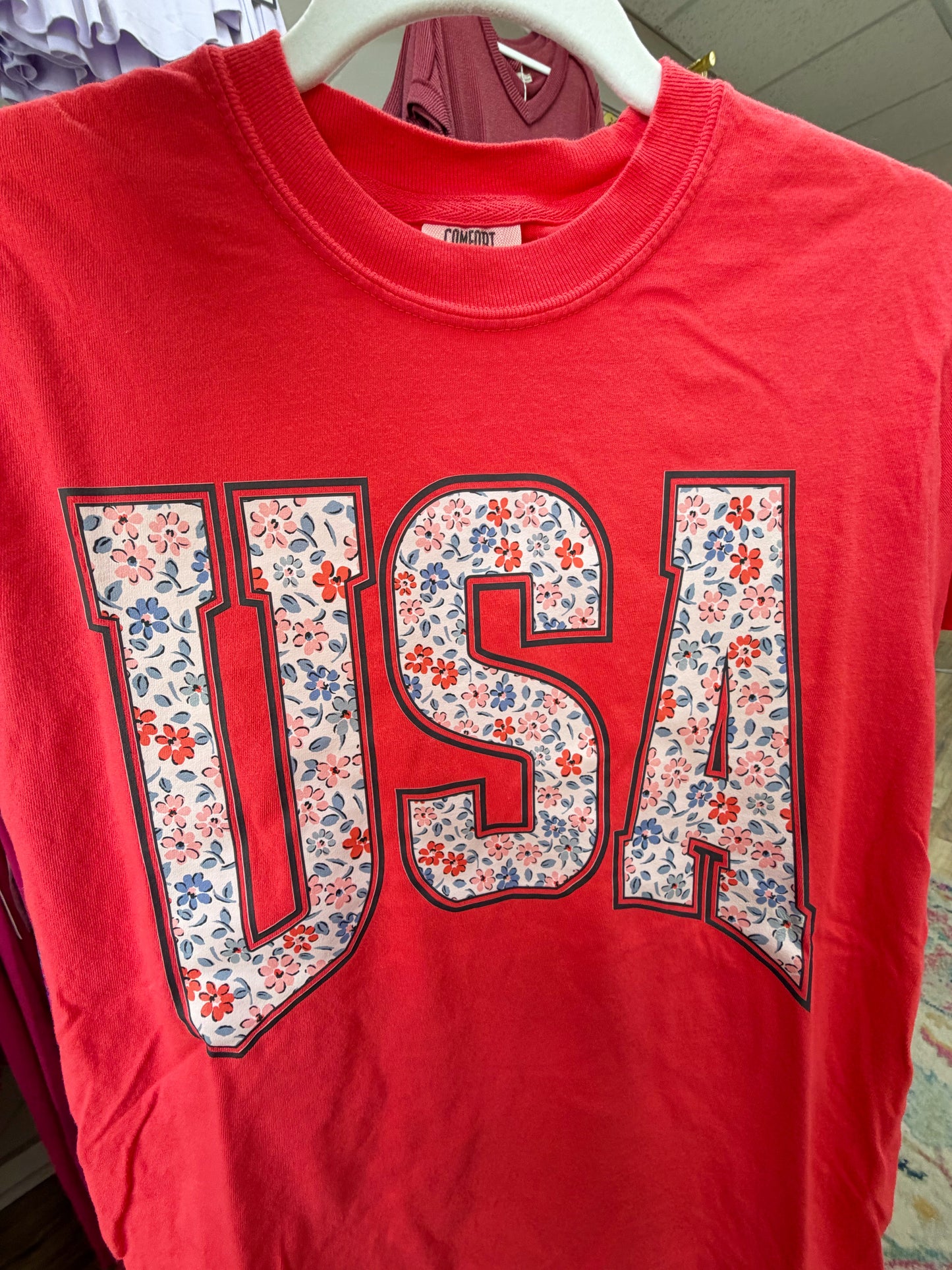 USA Daisy Graphic Tee