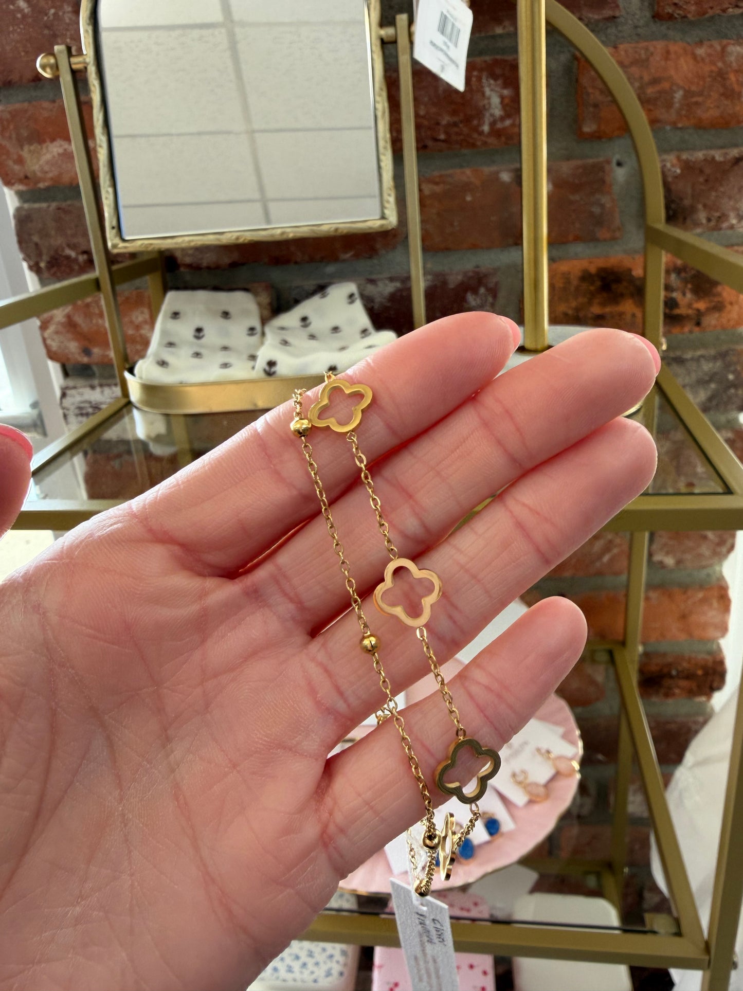1 LEFT | Clover Bracelet