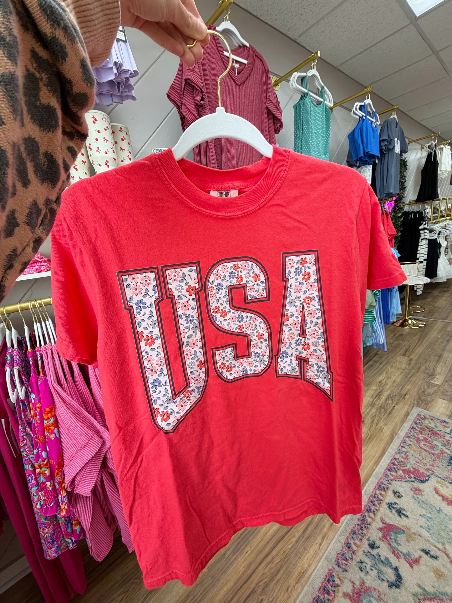 USA Daisy Graphic Tee
